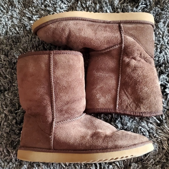 UGG Shoes - Authentic Brown Ugg boots